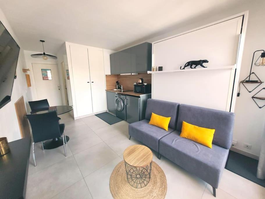 Ginkgo Studio - Piscine, Proche De La Mer, Golf, Wifi 망들리유 라 나플 외부 사진