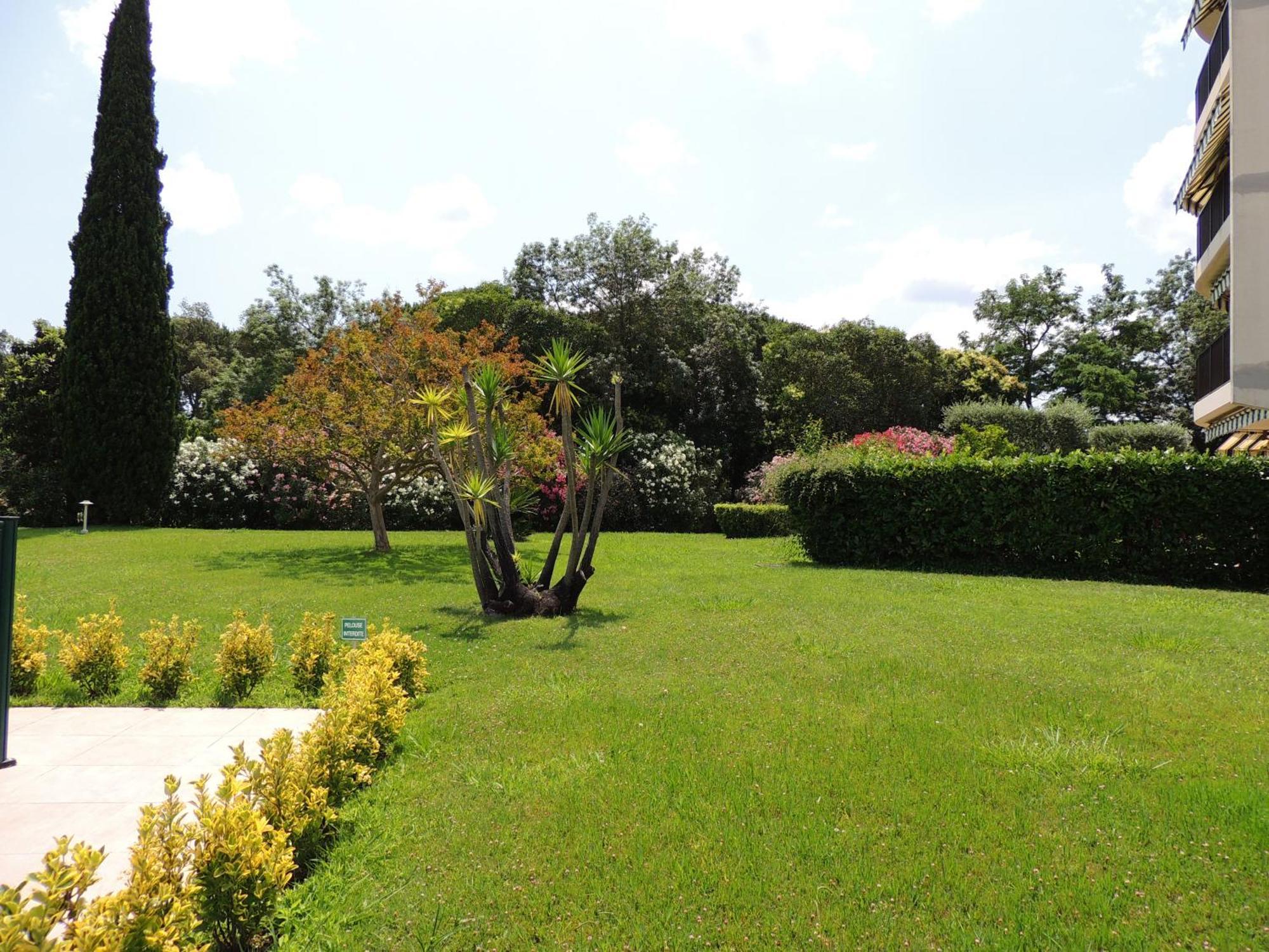 Ginkgo Studio - Piscine, Proche De La Mer, Golf, Wifi 망들리유 라 나플 외부 사진